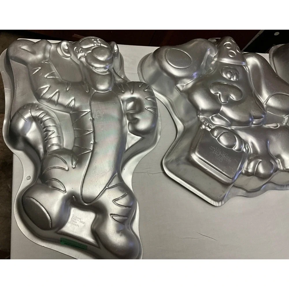 Lot of 10 vintage character cake pans, all new, see below for details, rare find